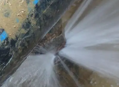 个旧卫生间测漏水施工步骤